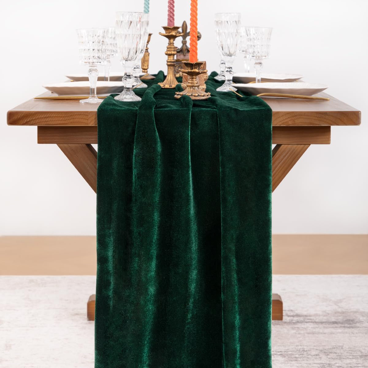 Socomi Green Velvet Table Runner Christmas Cloth Decor 20 x 120 Inches 10ft Fabric Emerald Green Luxurious Thanksgiving Wedding Runner for New Year Bridal Shower