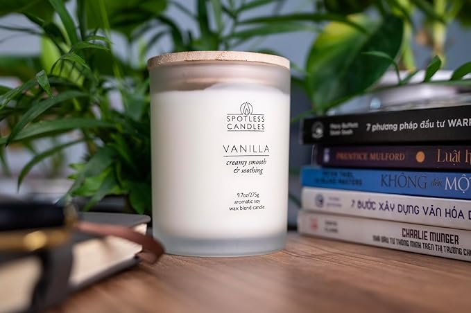 Vanilla Candle - 9.7 oz /275g Vanilla Scented Candle in Cream Frosted Glass Jar with Wooden Lid and Wooden Crackling Wick in a Luxurious Gift Box - Creamy, Smooth and Soothing