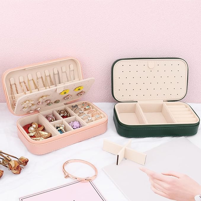 DesignSter Travel Jewelry Box, PU Leather Portable Jewelry Case, Small Jewelry Boxes for Gifts, Travel Jewelry Organizer for Women Rings Earrings Necklaces Bracelets (Dusty Pink)