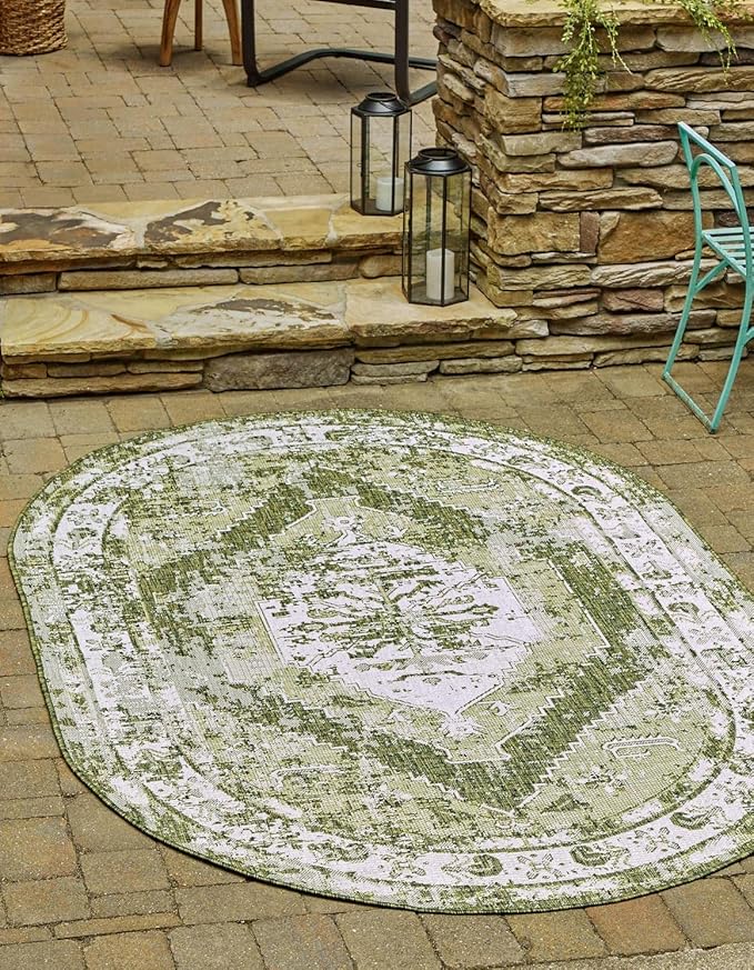 Unique Loom Outdoor Traditional Collection Area Rug - Valeria (3' 3" x 5' 3" Oval, Green/ Light Green)