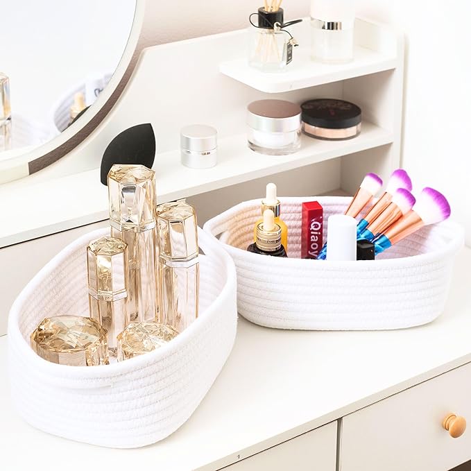 MINTWOOD Design 5-Piece Small Decorative Woven Storage Baskets Set for Shelves and Catch All Tray with Handles for Organizing Gifts, Dog and Cat Toys, Bathroom Accessories, Full White