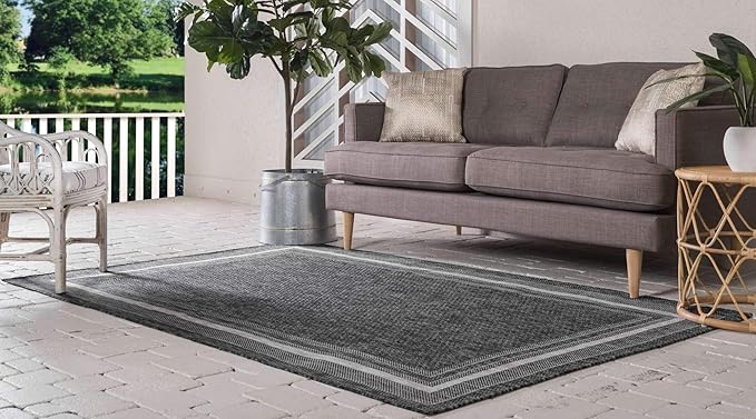 Unique Loom Outdoor Border Collection Area Rug - Soft Border (7' 1" x 10' Rectangle, Black/ Ivory)