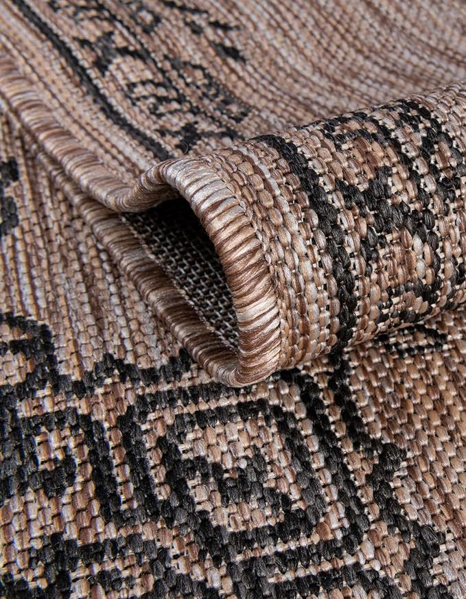 Unique Loom Outdoor Traditional Collection Area Rug - Antique (7' 10" x 10' Rectangle Beige/Black)