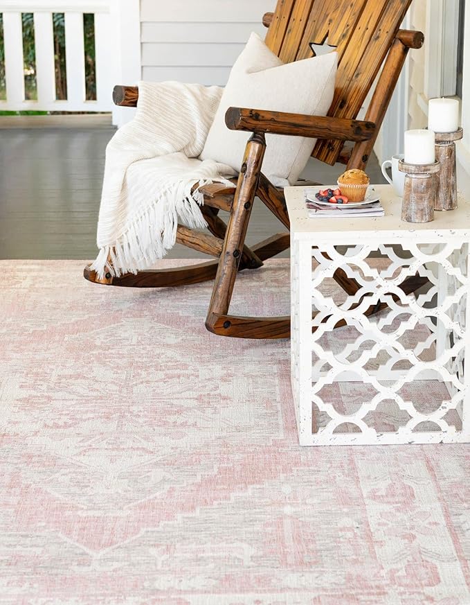 Unique Loom Outdoor Traditional Collection Area Rug - Valeria (4' 1" x 6' 1" Rectangle, Pink/ Ivory)