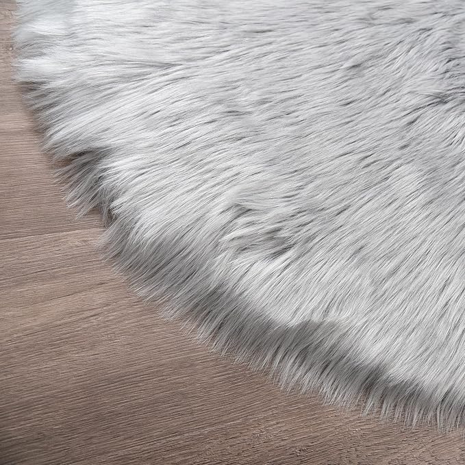 Latepis Gray Fluffy Circle Faux Fur Rug Round Rugs 4ft Sheepskin Rug for Bedroom Bedside Washable Rugs Soft Plush Shaggy Floor Carpet Luxury Home Decor