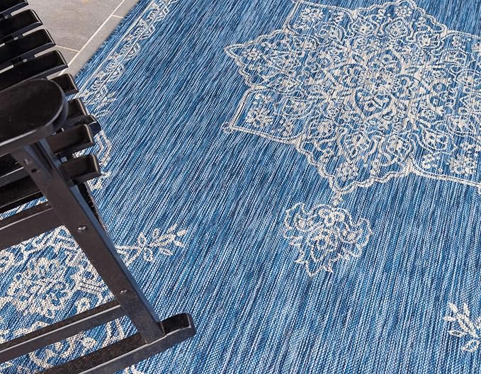 Unique Loom Outdoor Traditional Collection Area Rug - Antique (4' 1" Round, Blue/ Gray)