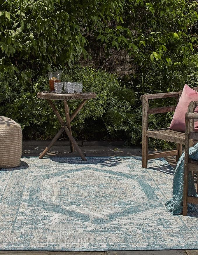 Unique Loom Outdoor Traditional Collection Area Rug - Valeria (6' 1" x 9' Rectangle, Aqua/ Ivory)