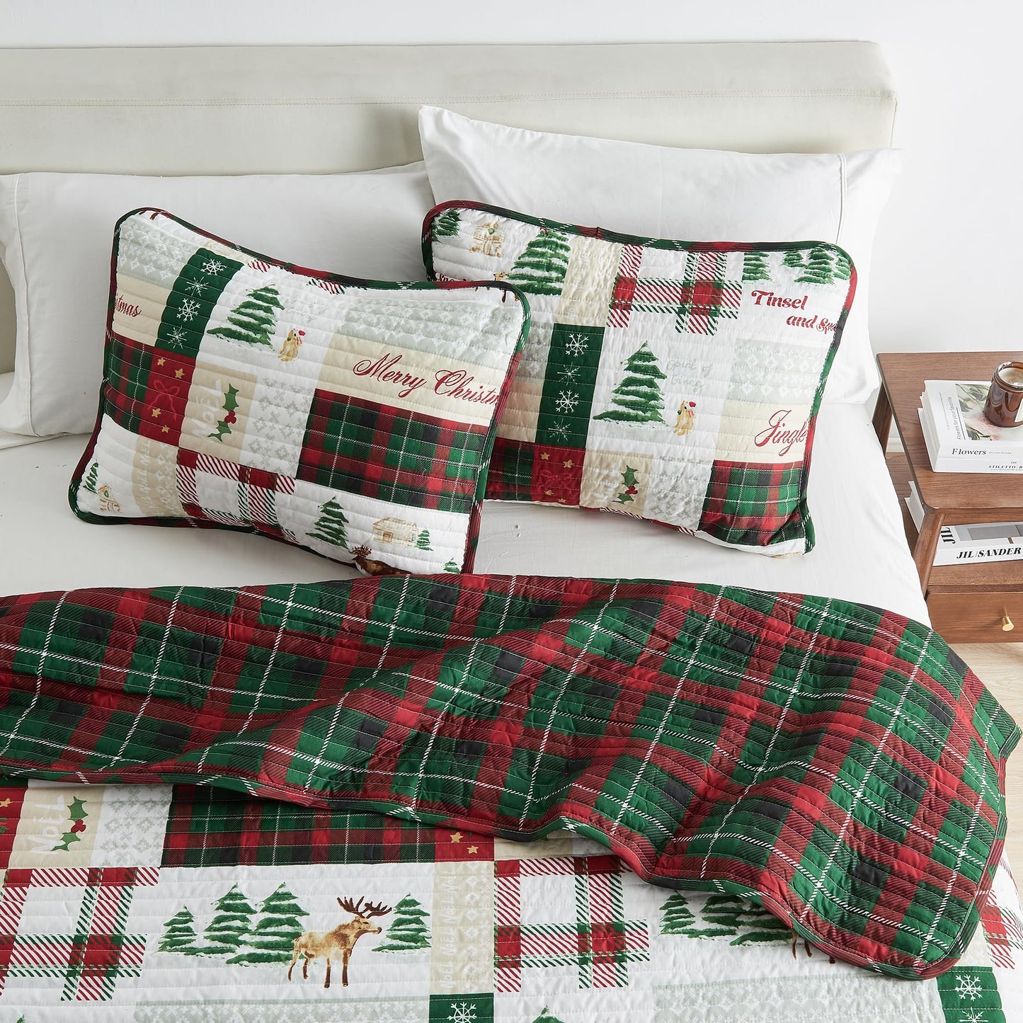 Great Bay Home Twin Size Christmas Quilt Set with Shams - Vibrant, Cheerful, Christmas Prints - Reversible Holiday Seasonal Bedspread with Matching Shams (Twin/Twin XL, Holiday Patchwork)