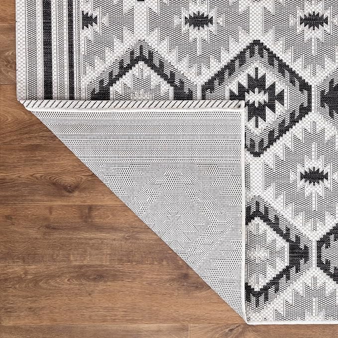 Keen Home Design Outdoor Runner Rug - 6x9 Washable Indoor/Outdoor Rug for Patio, Balcony, Kitchen, Garden, Beach, Deck and Porch. Size: 6'7" x 9'2"