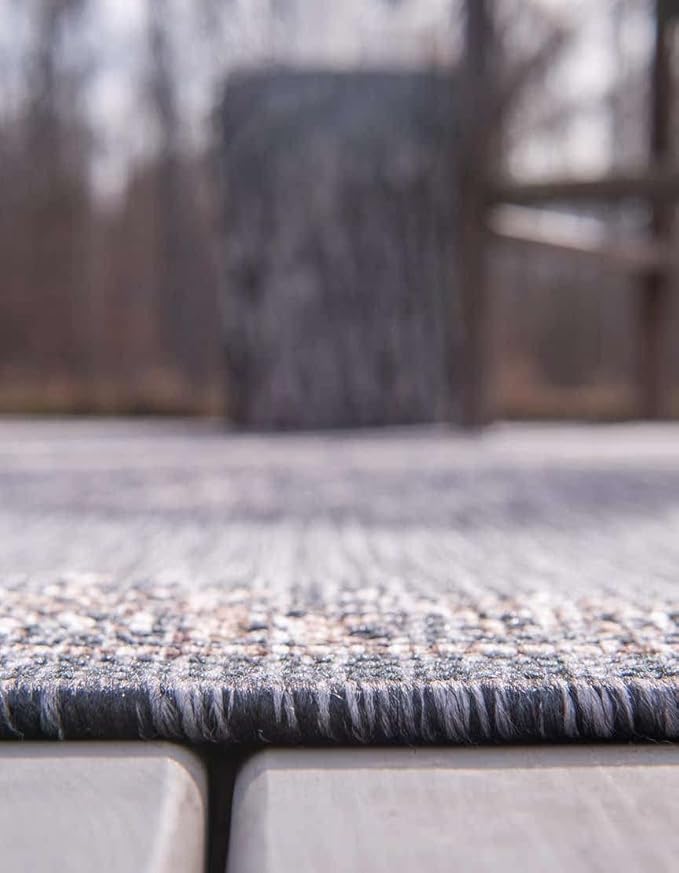 Unique Loom Outdoor Traditional Collection Area Rug - Antique (Round 13' 0" x 13' 0", Charcoal Gray/Natural)