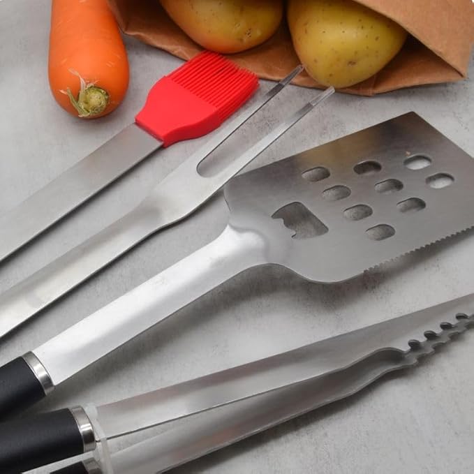 Stainless Stell BBQ Accessories Tool Set with Serrated Edged Spatula、Fork Brush and Tongs Backyard Outdoor Cooking and Teppanyaki Barbecue Tools Accessories 4-Piece Home Barbecue Set