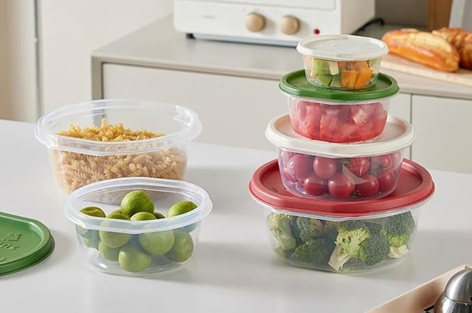 Plastic Food Storage Container Set, 4 Containers with Lids, Assorted Colors (ROUND HOLIDAY CHEER)