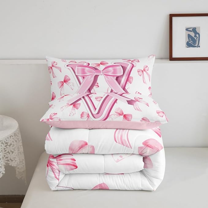 jejeloiu Kids Girls Cute Pink Bow Comforter Set King Size Monogrammed Bedding Set Ultra Soft Personalized Initial V Duvet Quilt Coquette Bow Knot Quilt Set Room Decor Modern Fashion Comforter