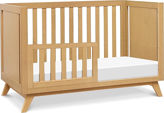 DaVinci Otto 3-in-1 Convertible Baby Crib - GREENGUARD Gold Certified Wooden Convertible Crib to Toddler Bed & Daybed - Baby Bed with 4 Adjustable Mattress Heights & Easy to Assemble - Honey