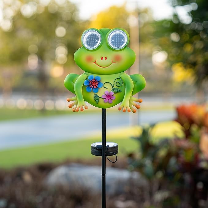 Solar Lights Outdoor Frog Garden Statues with Realistic Eye Movement for Outside Patio Front Porch Yard Balcony Lawn Decorations