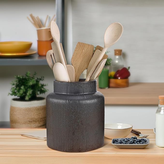 Rustic Vases for Decor, 6.7 inch Farmhouse Ceramic Vase for Flowers, Vintage Decorative Vase for Home Decor, Dining Table, Living Room, Shelf, Kitchen, Bedroom