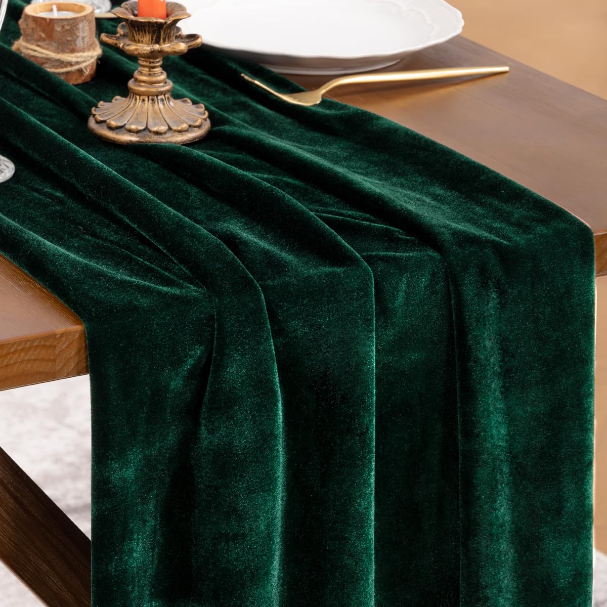 Socomi Green Velvet Table Runner Christmas Cloth Decor 20 x 120 Inches 10ft Fabric Emerald Green Luxurious Thanksgiving Wedding Runner for New Year Bridal Shower