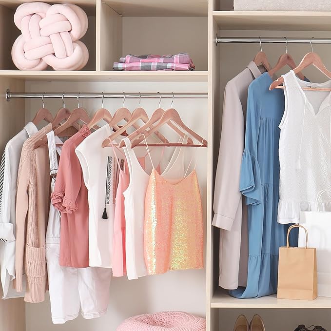 HOUSE DAY Cedar Hangers for Closet, Smooth Cedar Wood Hangers 10 Pack with Rings, 360° Swivel Hook, U-Shape Notched, Non Slip Pant Bar, Sturdy Wooden Clothes Hanger for Coats, Dresses, Suits