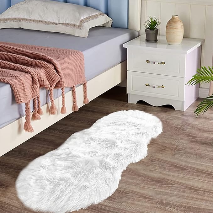 Latepis Faux Sheepskin 2x4 Shag Throw Rugs White Fur Sheep Skin Rug Carpet Alfombras para Habitacion Furry Rug for Bedroom Cushion Home Décor, Sheepskin
