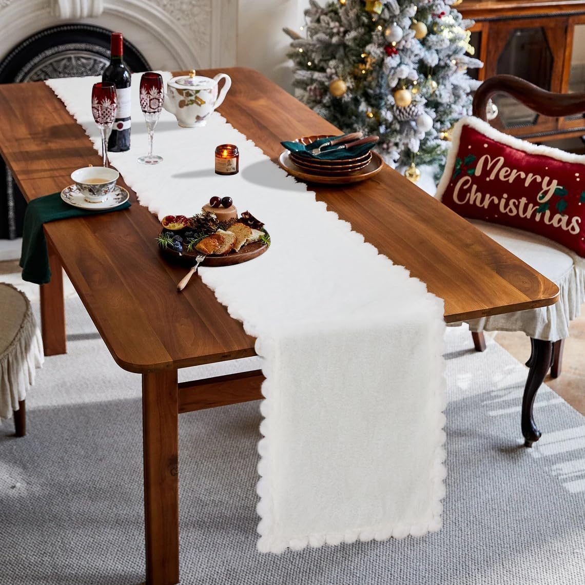 Baccessor White Faux Fur Table Runner, Thanksgiving Christmas Winter Fluffy Table Runner Home Kitchen Dinning Coffee Table Center Dressing Dresser Cover Party Indoor Decor 13x72 Inch