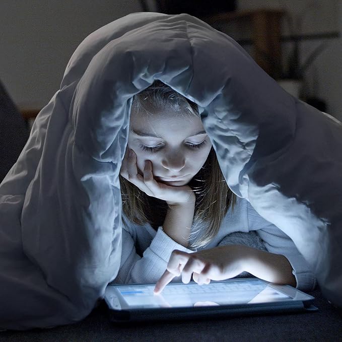 zzlamb Toddler Comforter Kids Crib Blanket, Warm Baby Down Quilt Crib Comforter Small Duvet Insert, Lightweight Soft Noiseless Cotton-Blended Shell Down Proof Machine Washable, White 45x60in