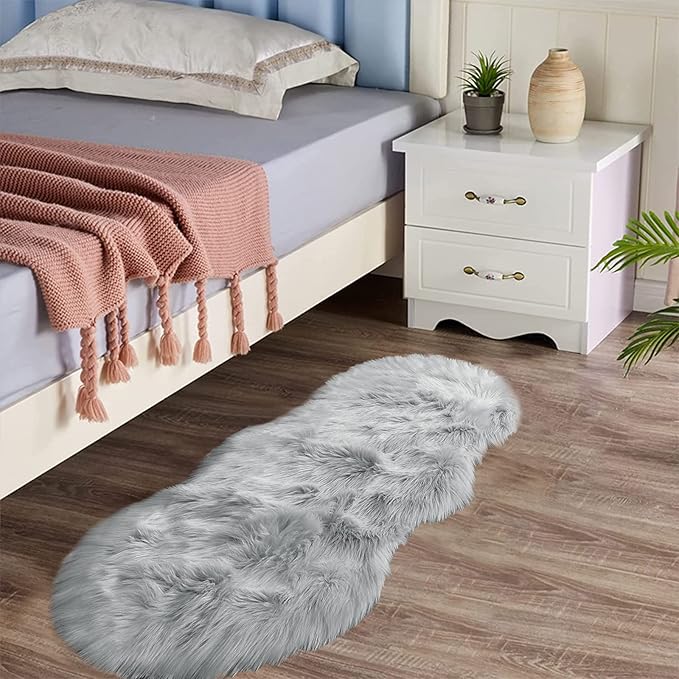 Latepis Faux Sheepskin Fur Rug 2x4 Feet Light Grey Fluffy Rugs Shag Furry Rug Small Area Rugs Carpet for Bedroom Living Room, Cushion