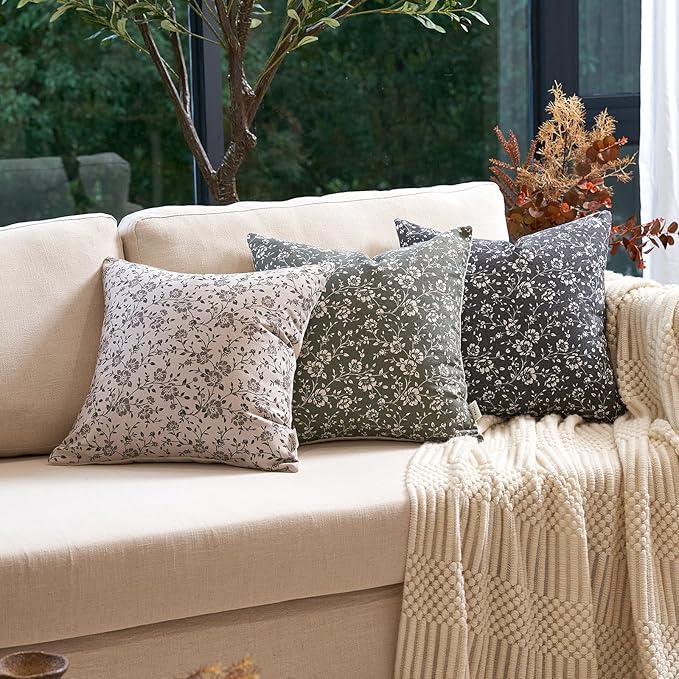 Alerfa Set of 2 Floral Pillow Covers 20x20, Vintage Block Print Throw Pillow Covers Decorative Farmhouse Accent Couch Pillows for Living Room Bedroom, Black