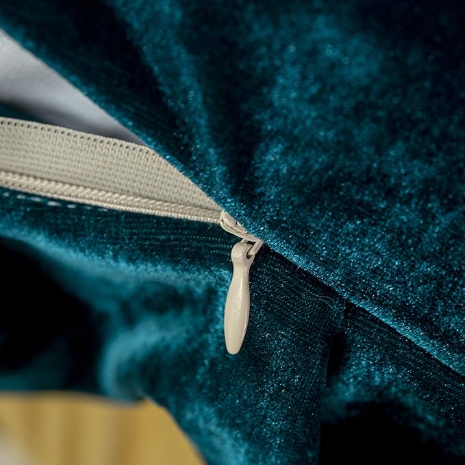 Velvet Throw Pillow Cover Soft Decorative Luxurious Solid Square Cushion Case for Sofa Couch Bedroom Farmhouse,Pack of 2, 18 x 18 Inches, Malachite Green