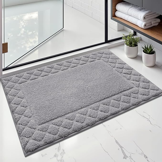 LUMI Bathroom Rugs, Ultra Soft Absorbent Bath Mat for Shower, Non Slip Washable Bath Rugs with Rubber Backing, Microfiber Plush Quick Dry Floor Mat for Bathtub, Floor, Grey, 17x30