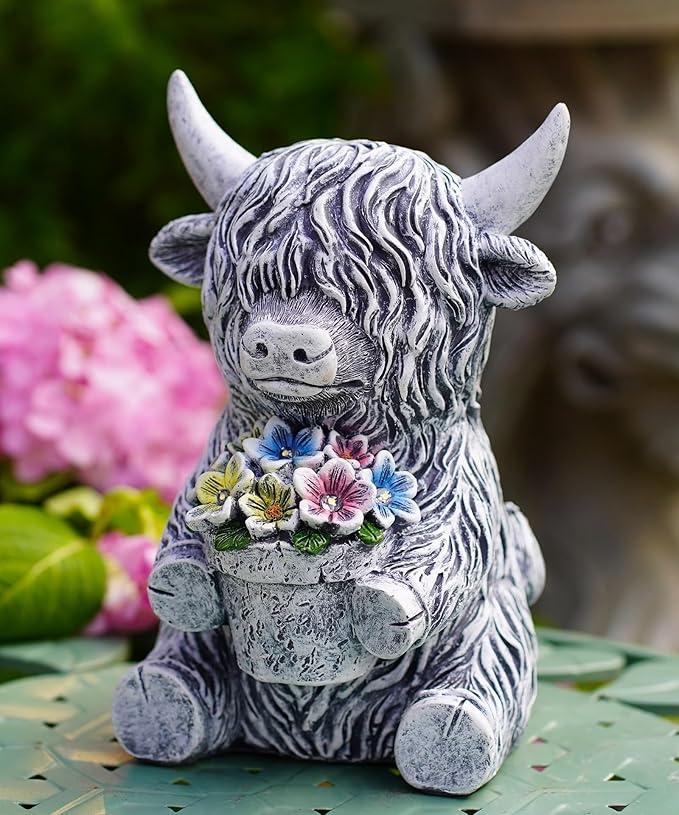 Nacome Solar Garden Highland Cow Holding Succulent Planter with LED Lights Outdoor Decor for Outside Yard Patio Balcony Porch Decorations - Birthday Gifts Mom Grandma Women(Grey)