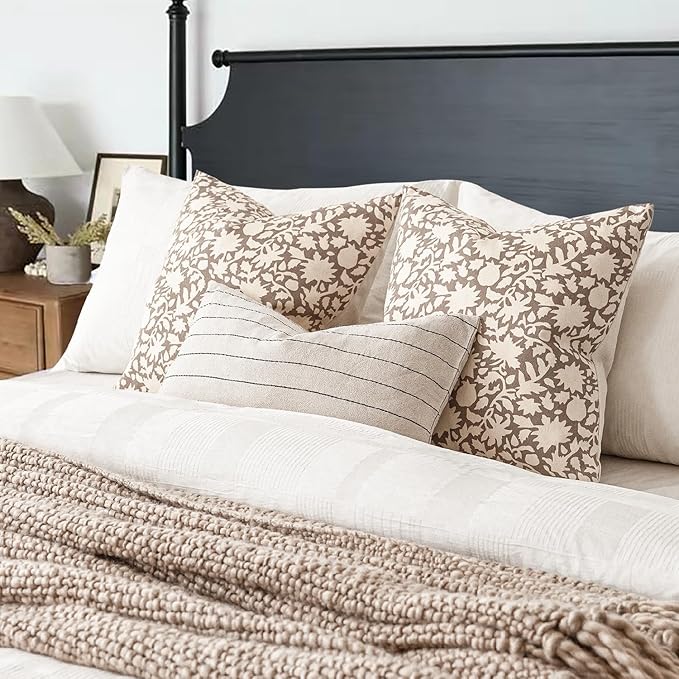 Foindtower Set of 2 Decorative Neutral Floral Throw Pillow Covers Accent Farmhouse Cushion Covers Boho Vintage Pillowcase for Couch Sofa Bedroom Living Room Home Decor Outdoor,20×20 Inch,Tan