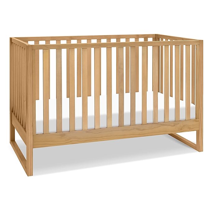 daVinci Hunter 3-in-1 Convertible Baby Crib - GREENGUARD Gold Certified - Wood Baby Crib Convertible to Toddler Bed & Daybed - Brown Crib w/ 4 Adjustable Heights - Easy Assembly Crib to Bed - Honey