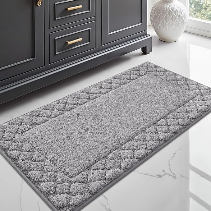 LUMI Bathroom Rugs, Ultra Soft Absorbent Bath Mat for Shower, Non Slip Washable Bath Rugs with Rubber Backing, Microfiber Plush Quick Dry Floor Mat for Bathtub, Floor, White, Grey, 24x43