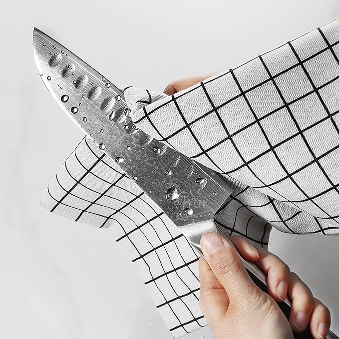 Sunnecko Santoku Knife 7 inch, Damascus Chef Knife VG-10 Steel Blade Japanese Knife, Sharp Kitchen Knife with Solid Handle Chopping Knife Perfect for Professional Home Use Cutting Knife