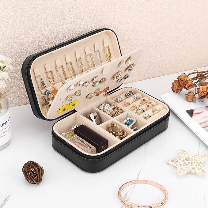 DesignSter Travel Jewelry Box, PU Leather Portable Jewelry Case, Small Jewelry Boxes for Gifts, Travel Jewelry Organizer for Women Rings Earrings Necklaces Bracelets (Black)