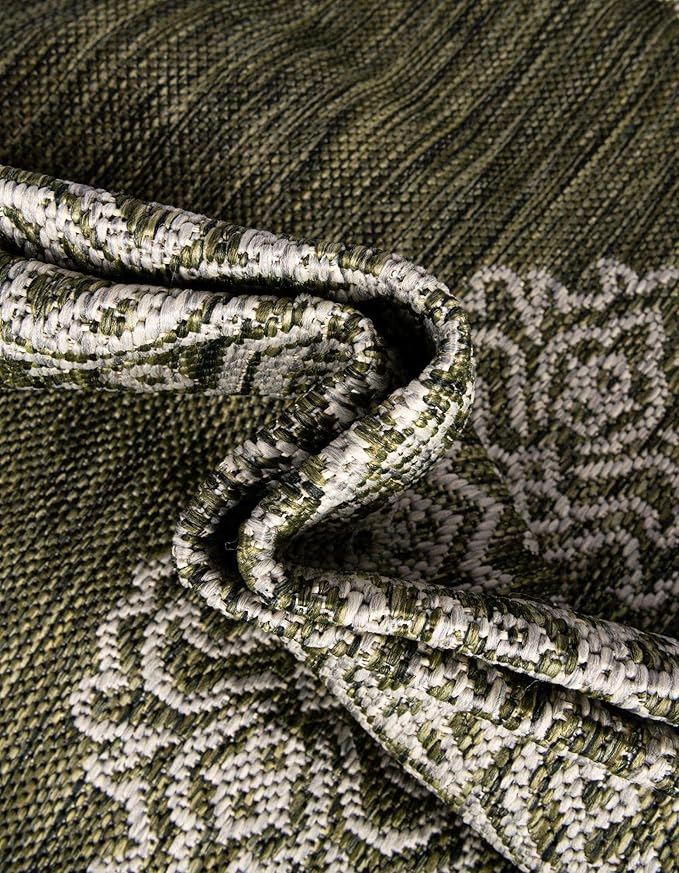 Unique Loom Outdoor Traditional Collection Area Rug - Antique (6' 1" Round Green/Ivory)