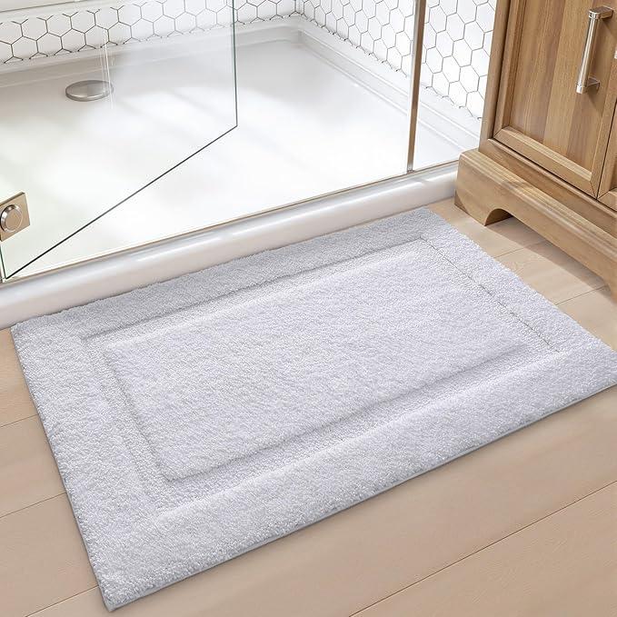 LUMI Ultra Soft Bathroom Rugs Non Slip with Rubber Backing, Absorbent Washable Bath Mat Quick Dry, Upgraded Premium Microfiber Plush Carpet for Bathtub and Shower Floor, White, 17x30