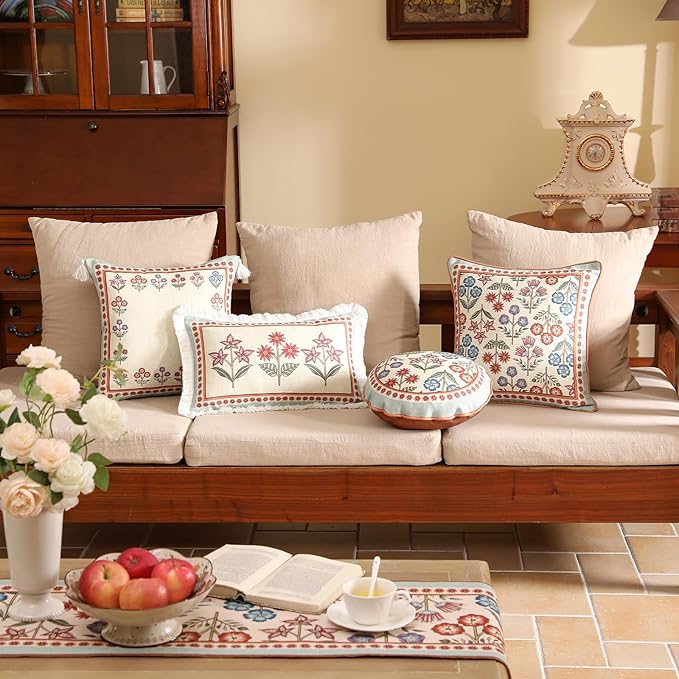 Throw Pillow Covers Set of 4,Cottage Rustic Farmhouse with Wild Flowers Pattern Linen Pillowcases,Decor Lumbar Square Round Pillows Cushion Cover for Couch Sofa Bed Chair Car