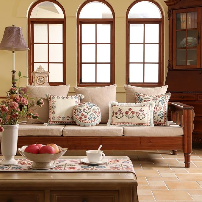 Throw Pillow Covers Set of 4,Cottage Rustic Farmhouse with Wild Flowers Pattern Linen Pillowcases,Decor Lumbar Square Round Pillows Cushion Cover for Couch Sofa Bed Chair Car