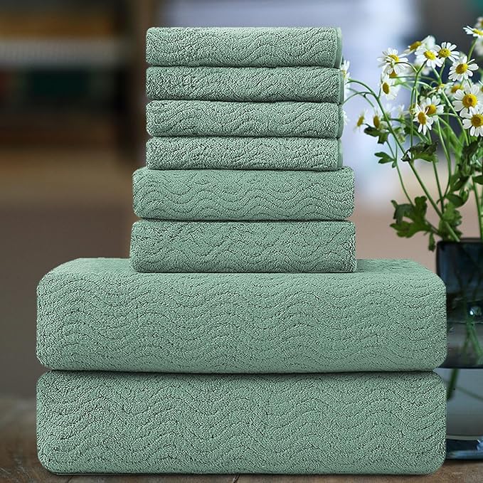 Ultra Soft 8 Piece Textured Bath Towel Set for Bathroom Shower Pool, Kitchen, Quick Dry, Lightweight Highly Absorbent - 2 Oversized Bath Towel Sheets, 2 Hand Towels, 4 Washcloths - Light Green