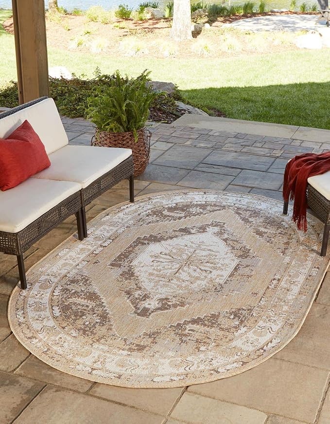 Unique Loom Outdoor Traditional Collection Area Rug - Valeria (7' 10" x 10' Oval, Natural/ Ivory)