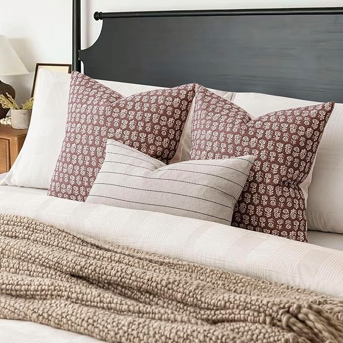 Foindtower Set of 2 Decorative Neutral Floral Print Throw Pillow Covers Vintage Accent Farmhouse Cushion Covers Boho Home Decor for Sofa Couch Chair Bedroom Living Room Outdoor,20×20 Inch,Wine Red