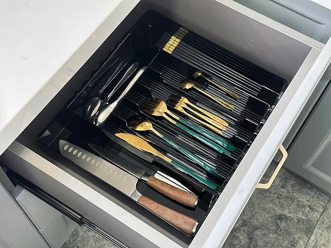 IEEK Silverware Organizer for Kitchen Drawers,Expandable Utensil Tray, Adjustable Cutlery and Flatware Holder,Plastic Drawer Dividers For Spoon Forks Knives Chopsticks Storage,Black-M