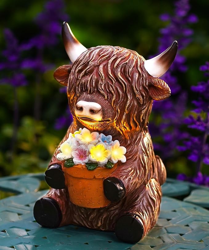 Nacome Solar Garden Highland Cow Holding Succulent Planter with LED Lights Outdoor Decor for Outside Yard Patio Balcony Porch Decorations - Birthday Gifts Mom Grandma Women(Brown)
