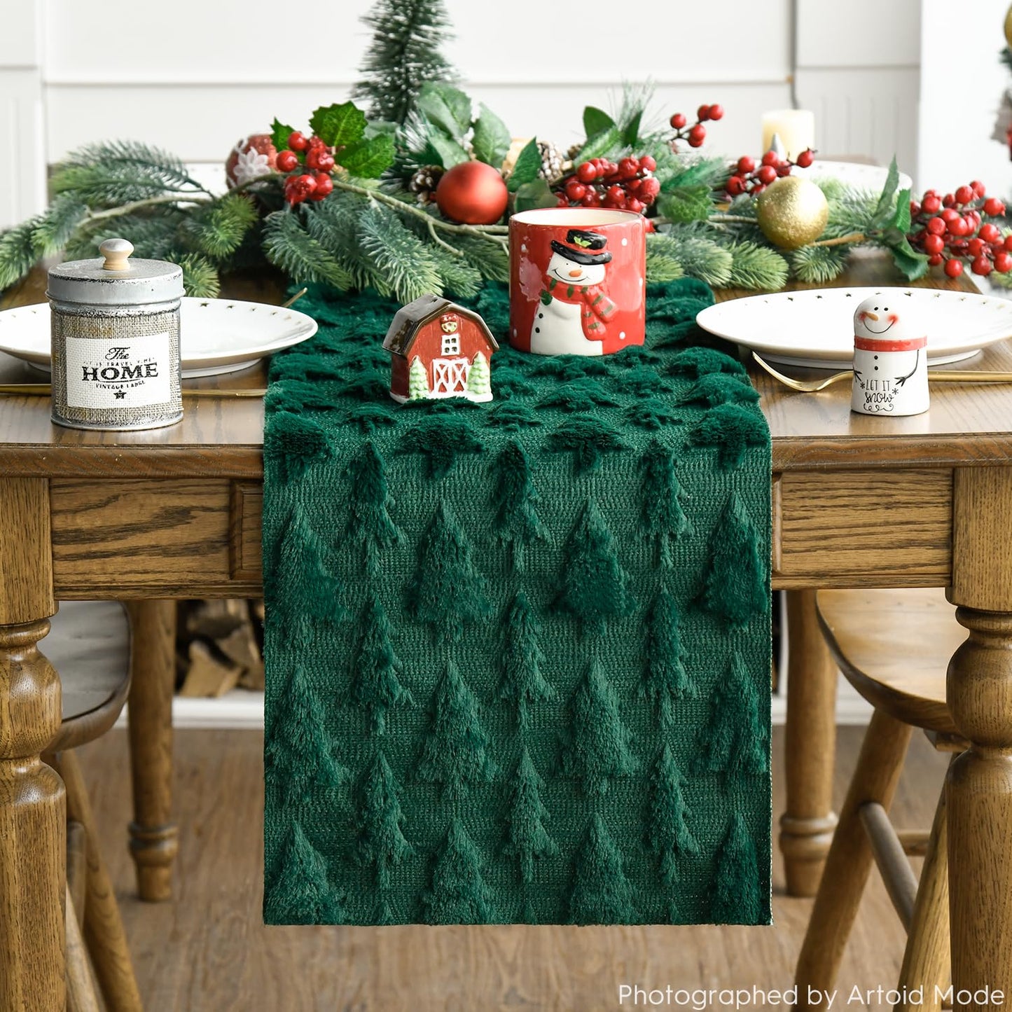 Artoid Mode Green Christmas Trees Soft Plush Faux Fur Jacquard Christmas Table Runner, Holiday Kitchen Dining Table Decoration for Home Party Decor 13x72 Inch