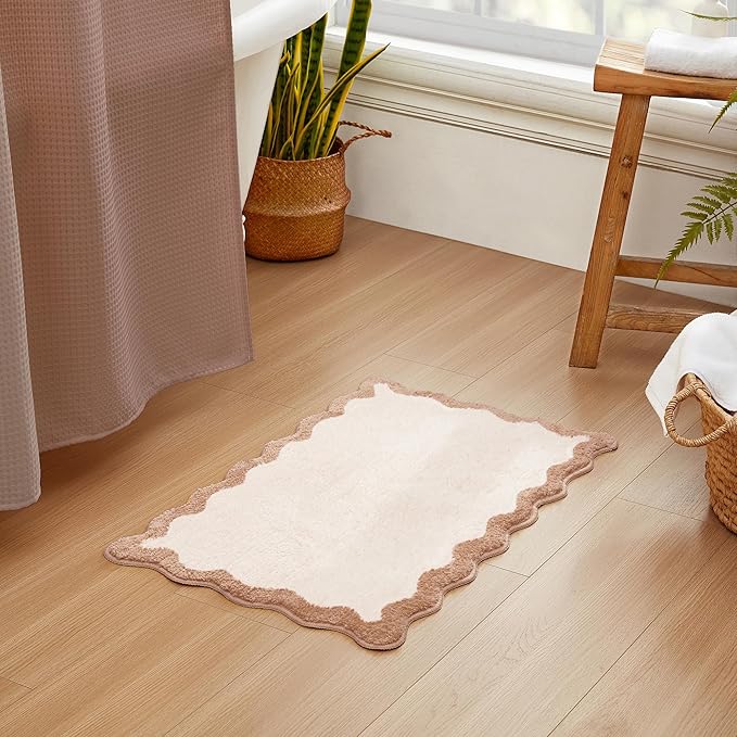 MONDAY MOOSE Bath Mat with Scalloped Wavy Ripple Design, Microfiber Absorbent Non Slip Tufted Rug for Floor, Shower or Kitchen (20x32 inch, Beige)