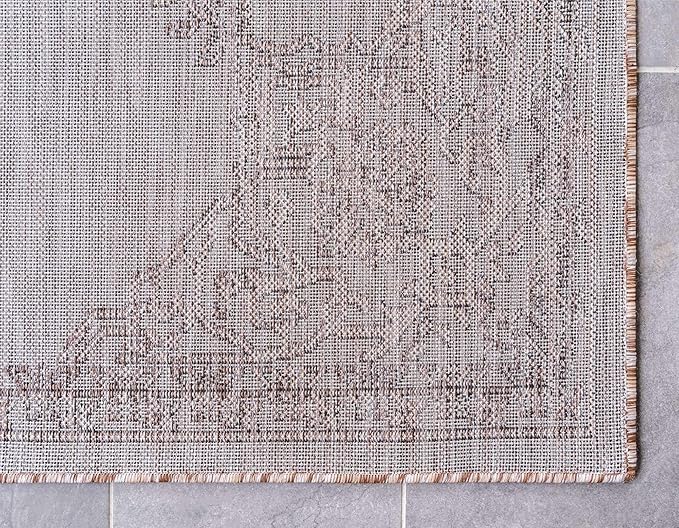 Unique Loom Outdoor Traditional Collection Area Rug - Antique (4' 1" x 6' 1" Rectangle, Beige/ Black)