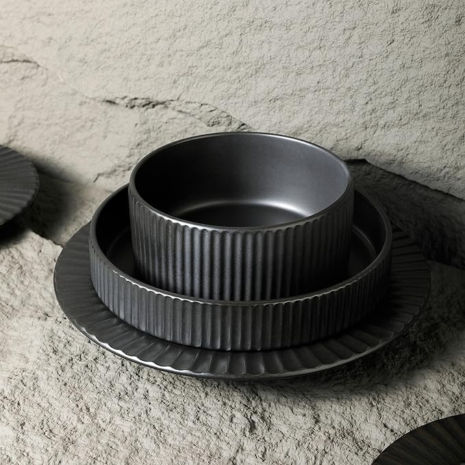 Christian Siriano Lusso 16-Piece Dinnerware Set Stoneware, Black