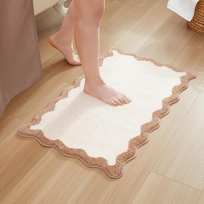 MONDAY MOOSE Bath Mat with Scalloped Wavy Ripple Design, Microfiber Absorbent Non Slip Tufted Rug for Floor, Shower or Kitchen (20x32 inch, Beige)
