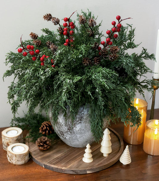 Faux Cedar Stems Artificial Norfolk Pine Branches for Christmas Decorations, 17 PCS Faux Pine Stems with Pinecones Red Berries Branches Realistic Faux Greenery for Vases DIY Garland Xmas Table Indoor